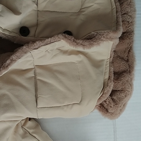 B Boys 9mo Faux Fur Lined Jacket with Bear Hood. 9M - Picture 4 of 10